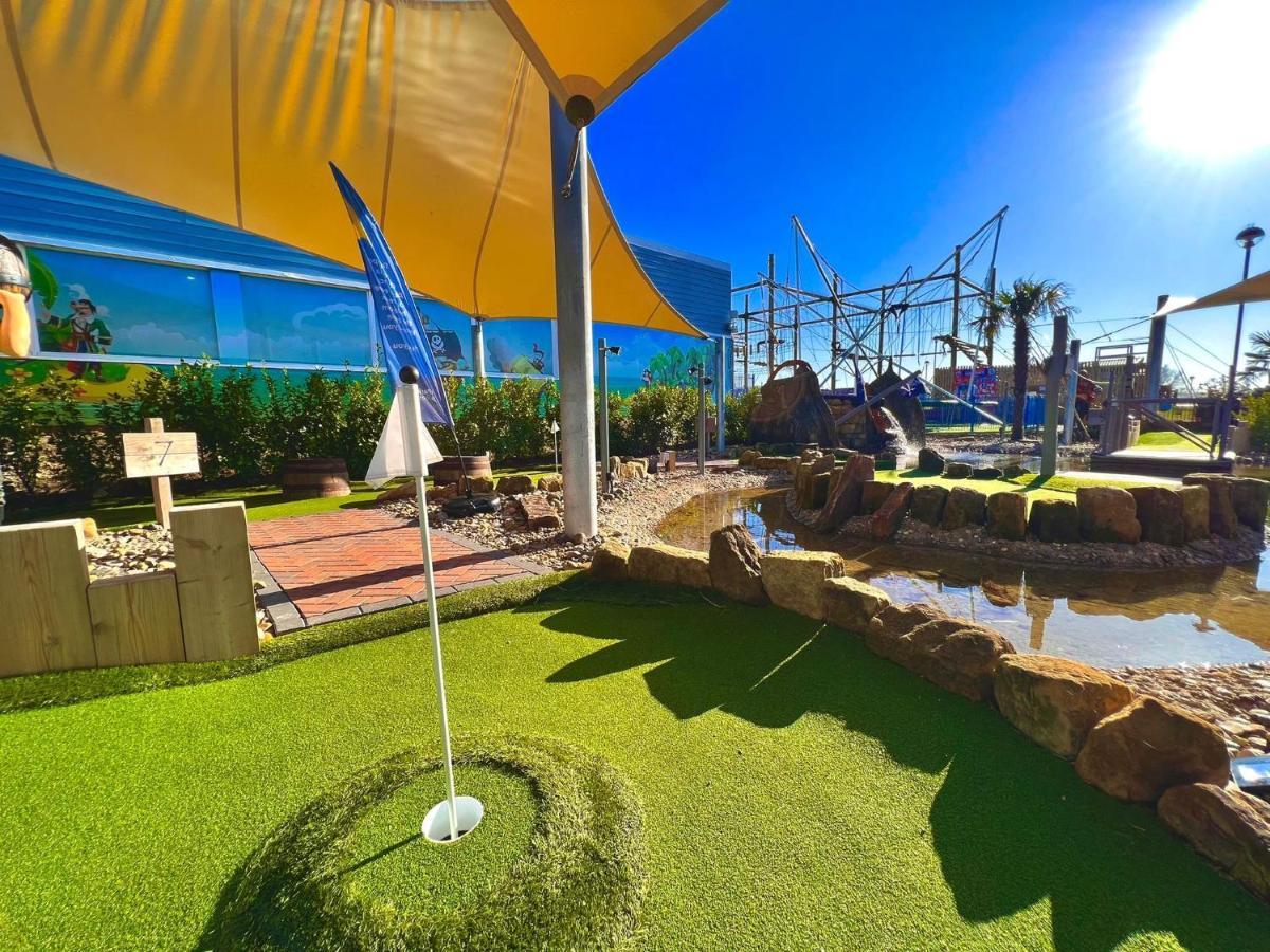 The Hideaway Villa Scarborough Exterior foto